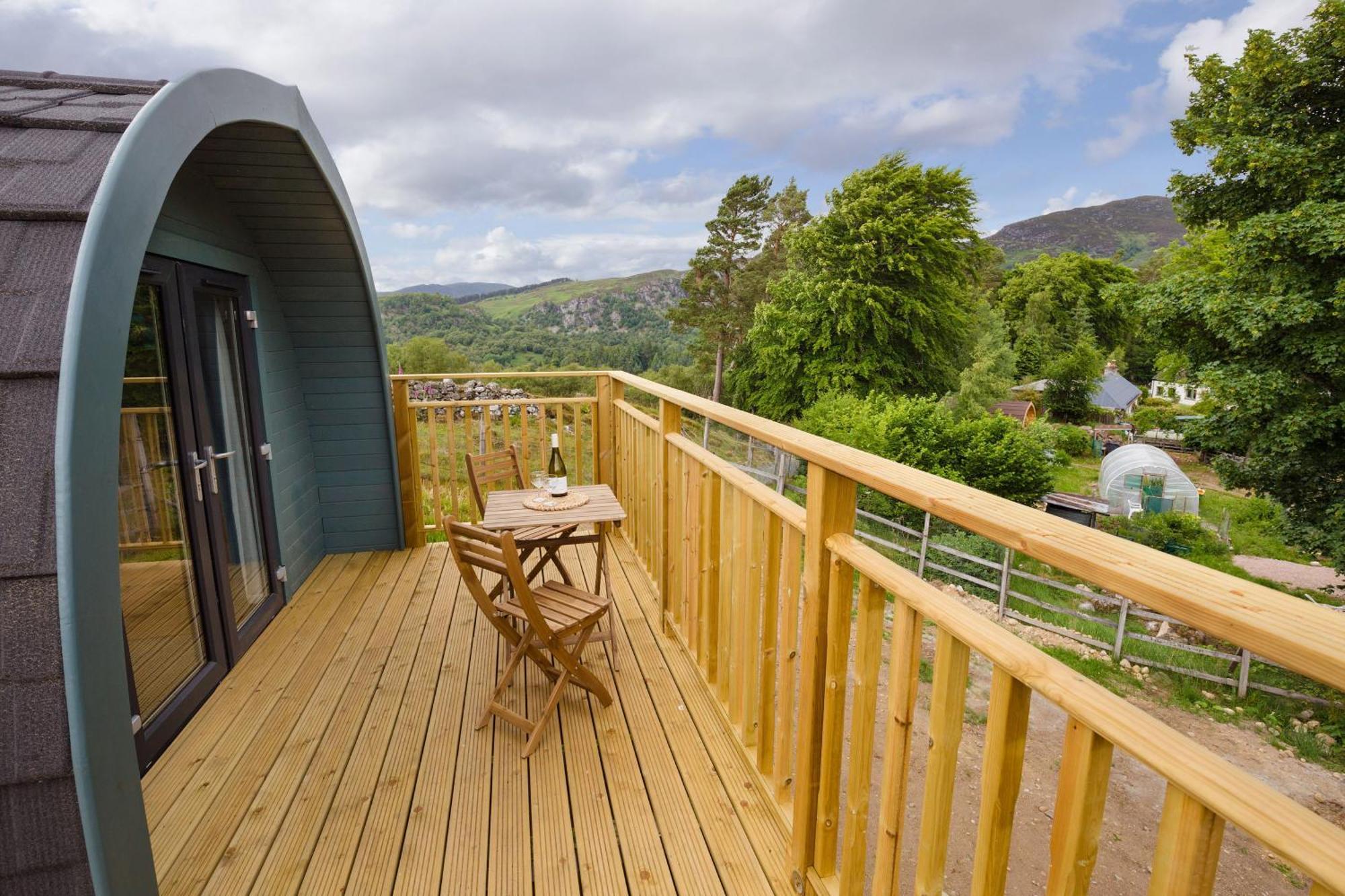 Villa Spectacular Mountain View Ecopod Newtonmore Exterior foto